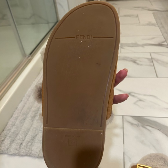 FENDI Genuine Sheerling Slide Sandal l Size 39 - Picture 4 of 6